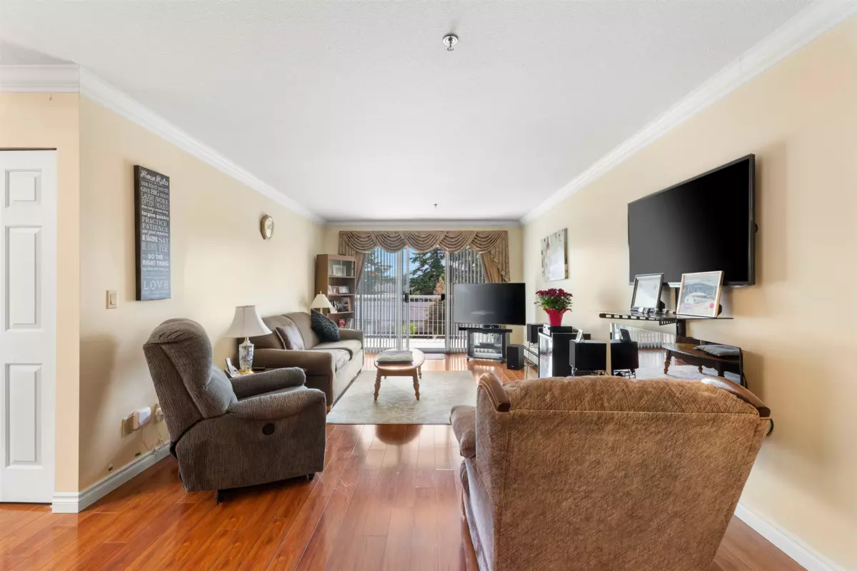 Dining Area Photo of 315 33535 King Road, Abbotsford, BC