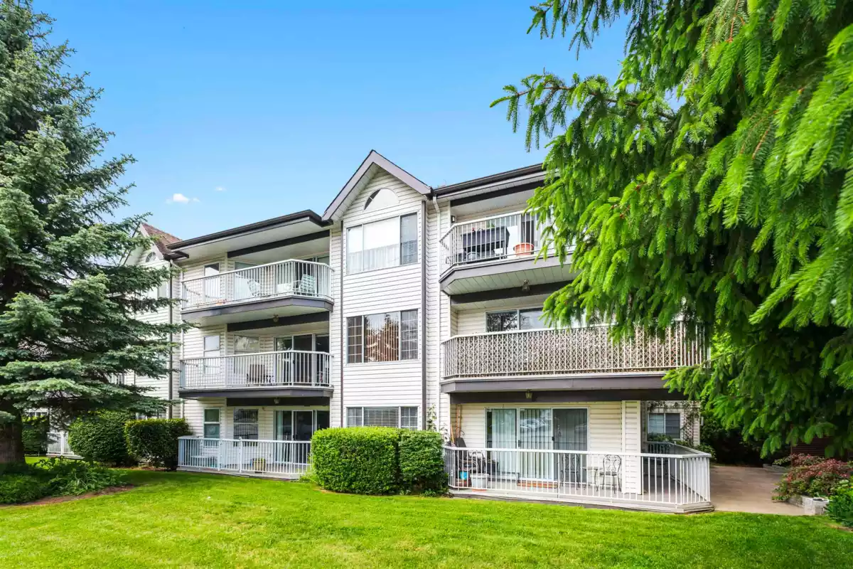 Family Room Photo of 315 33535 King Road, Abbotsford, BC