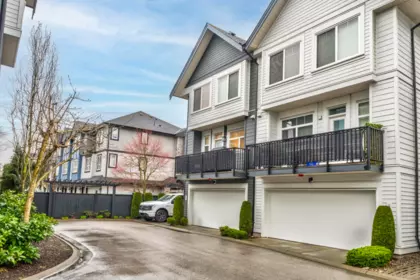 Front Yard Photo of 42 7665 209 Street, Langley, BC