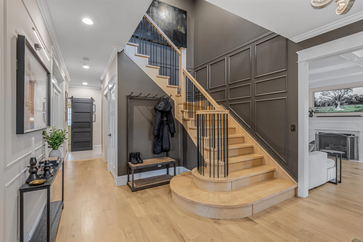 Family Room Photo of 31500 Mcfall Terrace, Mission, BC