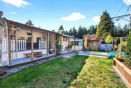 Swimming Pool Photo of 47 3031 200 Street, Langley, BC