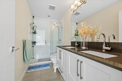 Basement Recreation Room Photo of 16511 24a Avenue, Surrey, BC
