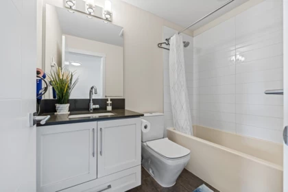 Entry Foyer Photo of 16511 24a Avenue, Surrey, BC