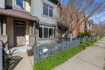 Front Yard Photo of 16511 24a Avenue, Surrey, BC