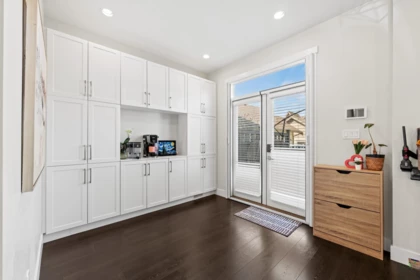 Guest Bathroom Photo of 16511 24a Avenue, Surrey, BC