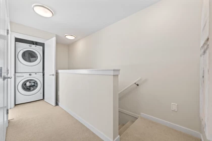 Hallway Photo of 16511 24a Avenue, Surrey, BC