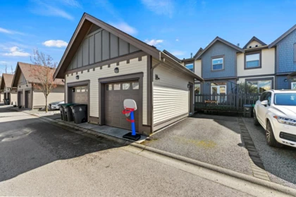 Outdoor Kitchen Photo of 16511 24a Avenue, Surrey, BC