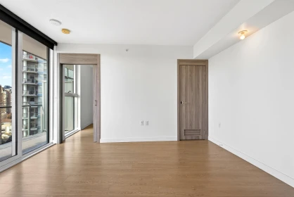 Entry Foyer Photo of 2004 89 Nelson Street, Vancouver, BC