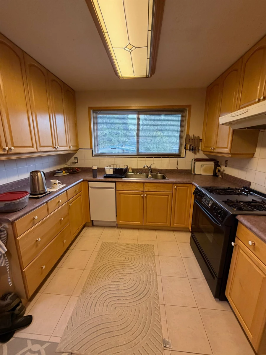 Family Room Photo of 3803 Wellington Street, Port Coquitlam, BC