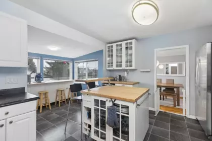 Kitchen Island Photo of 1810 Tenth Avenue, New Westminster, BC