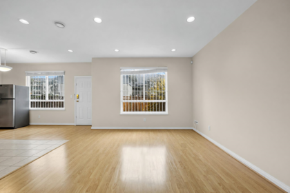 Entry Foyer Photo of 6780 Comstock Road, Richmond, BC