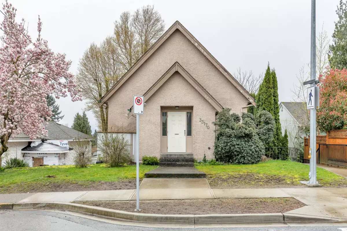 Family Room Photo of 33170 7 Avenue, Mission, BC
