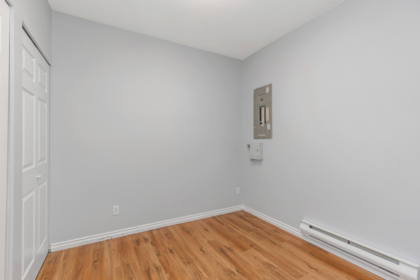 Laundry Room Photo of 33170 7 Avenue, Mission, BC