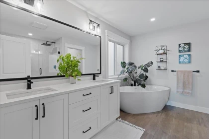 Hallway Photo of 17 4217 Old Clayburn Road, Abbotsford, BC