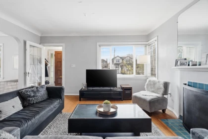 Breakfast Nook Photo of 2349 E Pender Street, Vancouver, BC