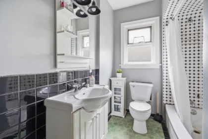 Laundry Room Photo of 2349 E Pender Street, Vancouver, BC