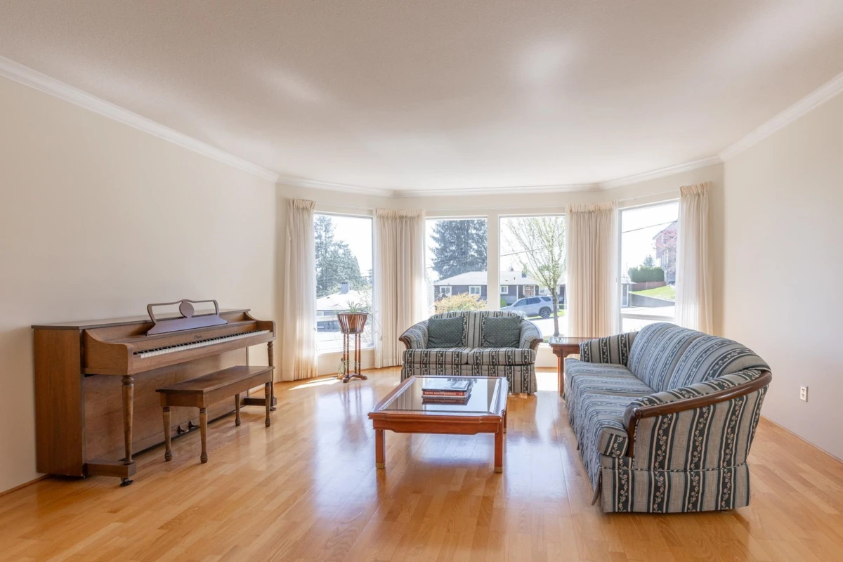 Dining Area Photo of 19091 61a Avenue, Surrey, BC