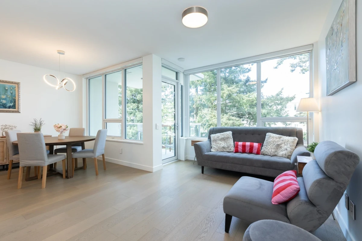 Family Room Photo of 402 15165 Thrift Avenue, Surrey, BC