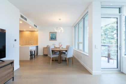 Breakfast Nook Photo of 402 15165 Thrift Avenue, Surrey, BC