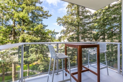 Entry Foyer Photo of 402 15165 Thrift Avenue, Surrey, BC
