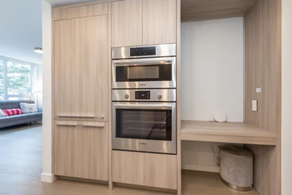 Kitchen Photo of 402 15165 Thrift Avenue, Surrey, BC