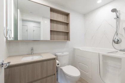 Loft / Bonus Room Photo of 402 15165 Thrift Avenue, Surrey, BC