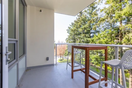Mudroom Photo of 402 15165 Thrift Avenue, Surrey, BC