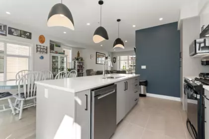 Kitchen Photo of 191 46150 Thomas Road, Chilliwack, BC