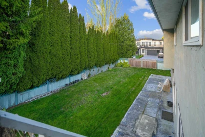 Staircase Photo of 12987 62 Avenue Avenue, Surrey, BC