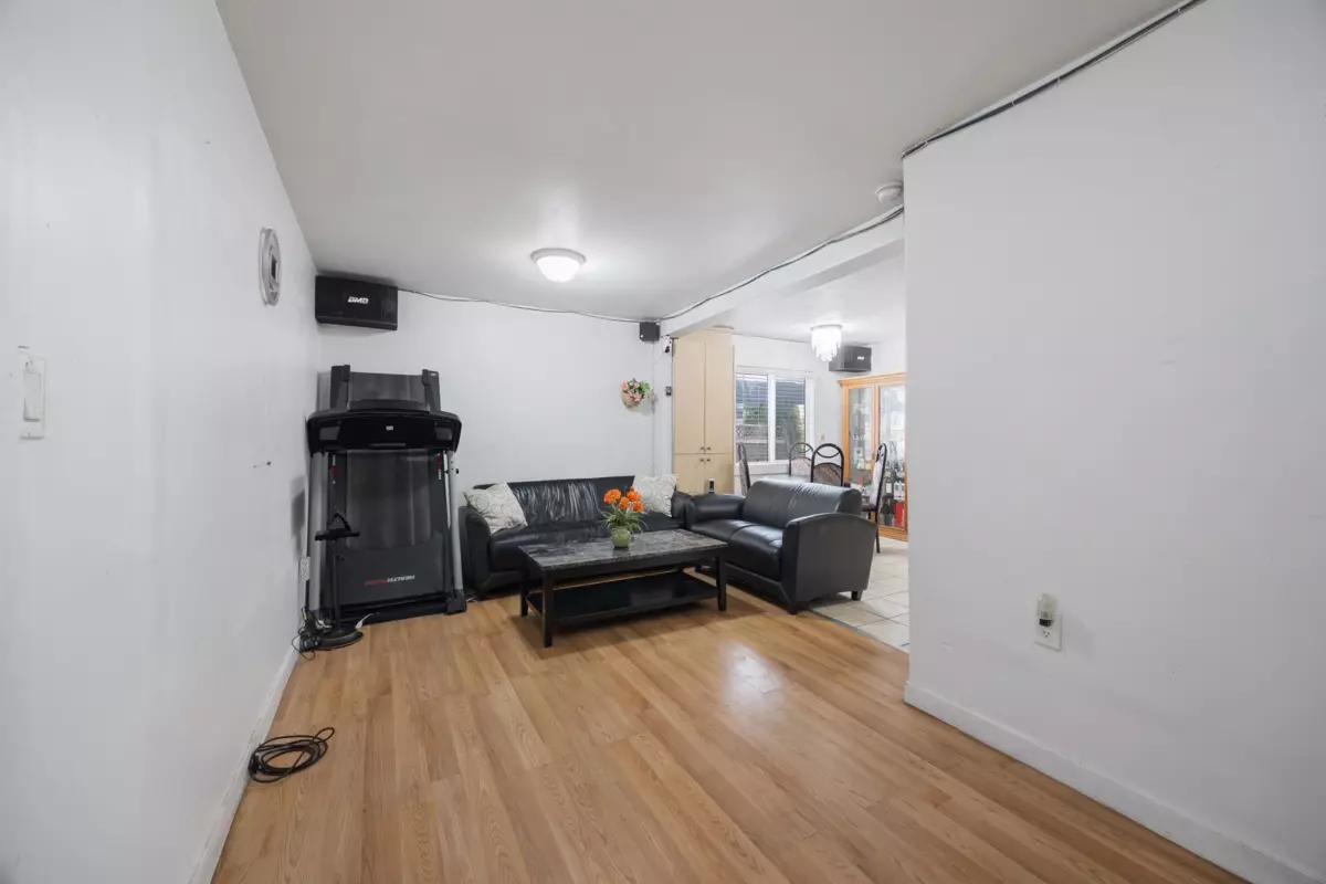 Family Room Photo of 12710 113b Avenue, Surrey, BC