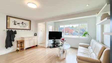 Breakfast Nook Photo of 931 Sperling Avenue, Burnaby, BC