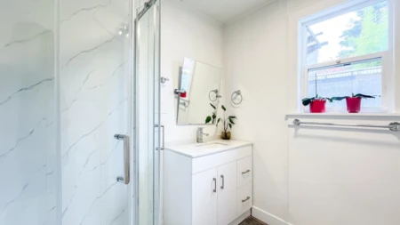 Hallway Photo of 931 Sperling Avenue, Burnaby, BC