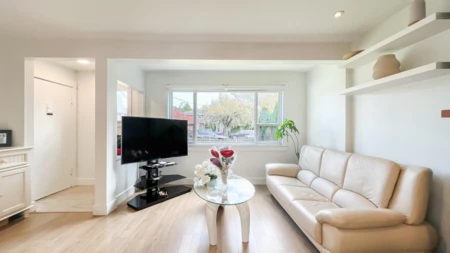 Kitchen Island Photo of 931 Sperling Avenue, Burnaby, BC