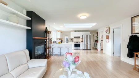 Primary Bedroom Photo of 931 Sperling Avenue, Burnaby, BC
