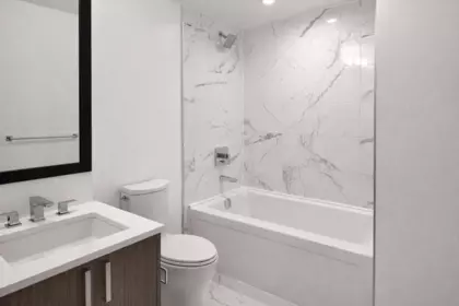 Primary Bathroom Photo of 3503 13350 Central Avenue, Surrey, BC