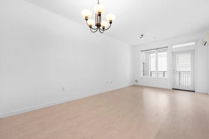 237 9388 Mckim Way, Richmond, BC, Richmond — Apartment/Condo for sale