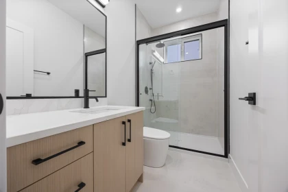 Hallway Photo of 4 6639 Acacia Avenue, Burnaby, BC