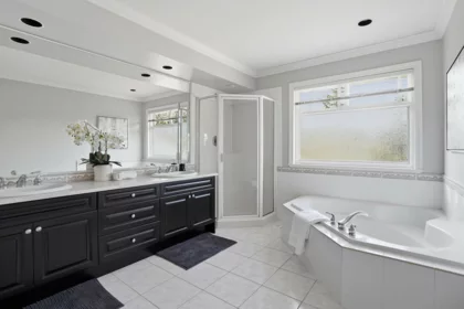 Entry Foyer Photo of 2367 138 Street, White Rock, BC