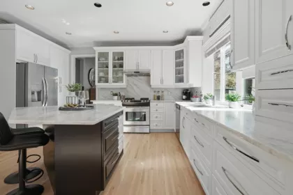Kitchen Island Photo of 2367 138 Street, White Rock, BC