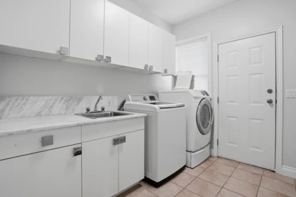 Powder Room Photo of 2367 138 Street, White Rock, BC