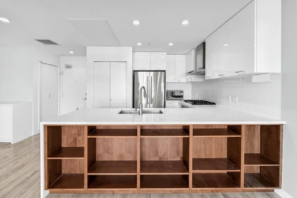 Entry Foyer Photo of Ph8 3581 Ross Drive, Vancouver, BC