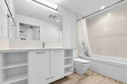 Mudroom Photo of Ph8 3581 Ross Drive, Vancouver, BC