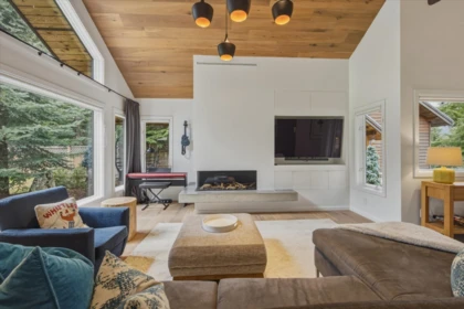 6232 Oboe Place, Whistler, BC, Whistler — Single Family Residence for sale