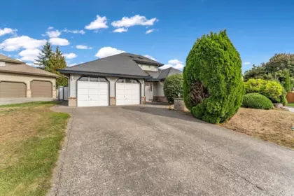 Backyard Photo of 10552 Woodglen Close, Surrey, BC