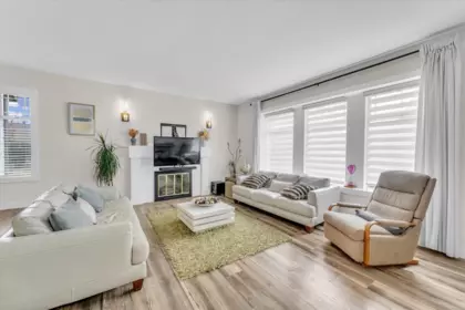 10552 Woodglen Close, Surrey, BC, Surrey — Single Family Residence for sale