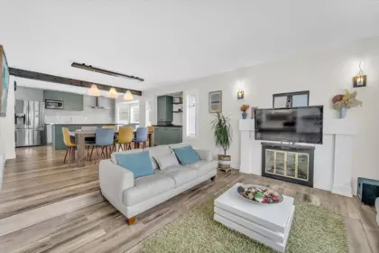 10552 Woodglen Close, Surrey, BC, Surrey — Single Family Residence for sale