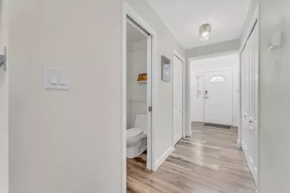 Primary Bathroom Photo of 10552 Woodglen Close, Surrey, BC