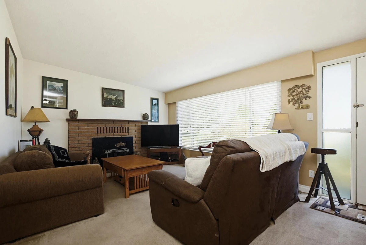 Dining Area Photo of 11895 230 Street, Maple Ridge, BC