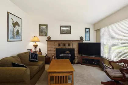 11895 230 Street, Maple Ridge, BC, Maple Ridge — Single Family Residence for sale