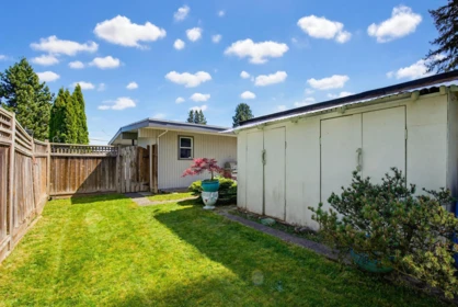 Swimming Pool Photo of 11895 230 Street, Maple Ridge, BC